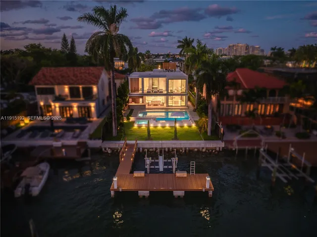 $21,999,000 | 94 South Hibiscus Drive, Miami Beach, FL 33139