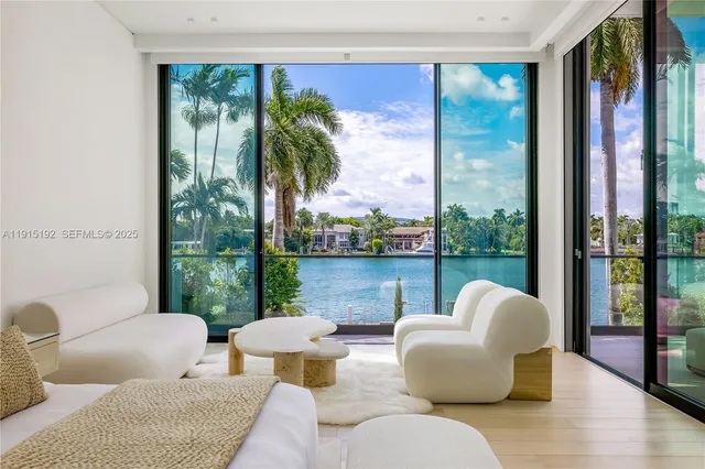 $21,999,000 | 94 South Hibiscus Drive, Miami Beach, FL 33139