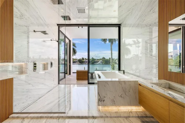 $21,999,000 | 94 South Hibiscus Drive, Miami Beach, FL 33139