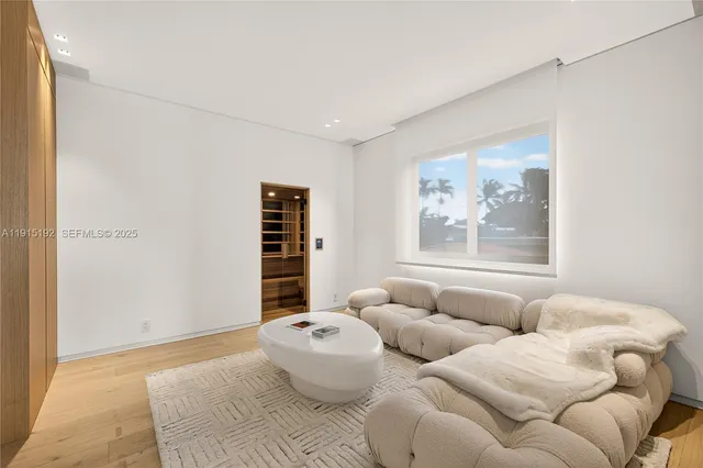 $21,999,000 | 94 South Hibiscus Drive, Miami Beach, FL 33139