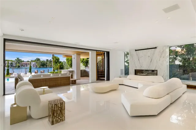 $21,999,000 | 94 South Hibiscus Drive, Miami Beach, FL 33139