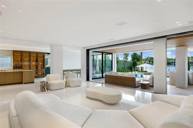 $21,999,000 | 94 South Hibiscus Drive, Miami Beach, FL 33139