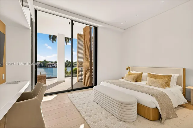 $21,999,000 | 94 South Hibiscus Drive, Miami Beach, FL 33139