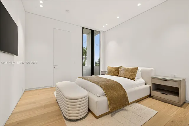 $21,999,000 | 94 South Hibiscus Drive, Miami Beach, FL 33139