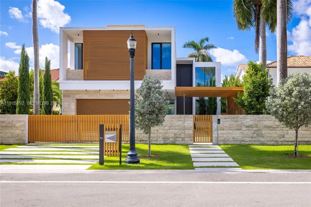 $21,999,000 | 94 South Hibiscus Drive, Miami Beach, FL 33139