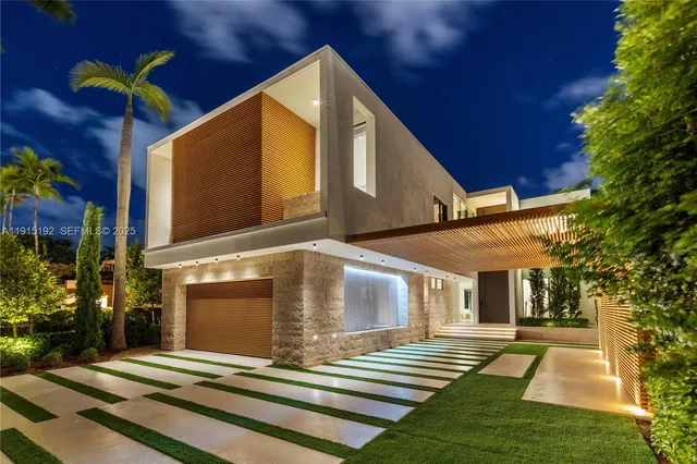 $21,999,000 | 94 South Hibiscus Drive, Miami Beach, FL 33139