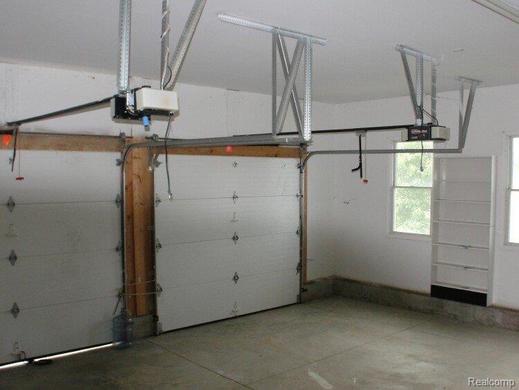 5420 Farrell Road Dexter, MI 48130 - Photo 10 of 22 garage