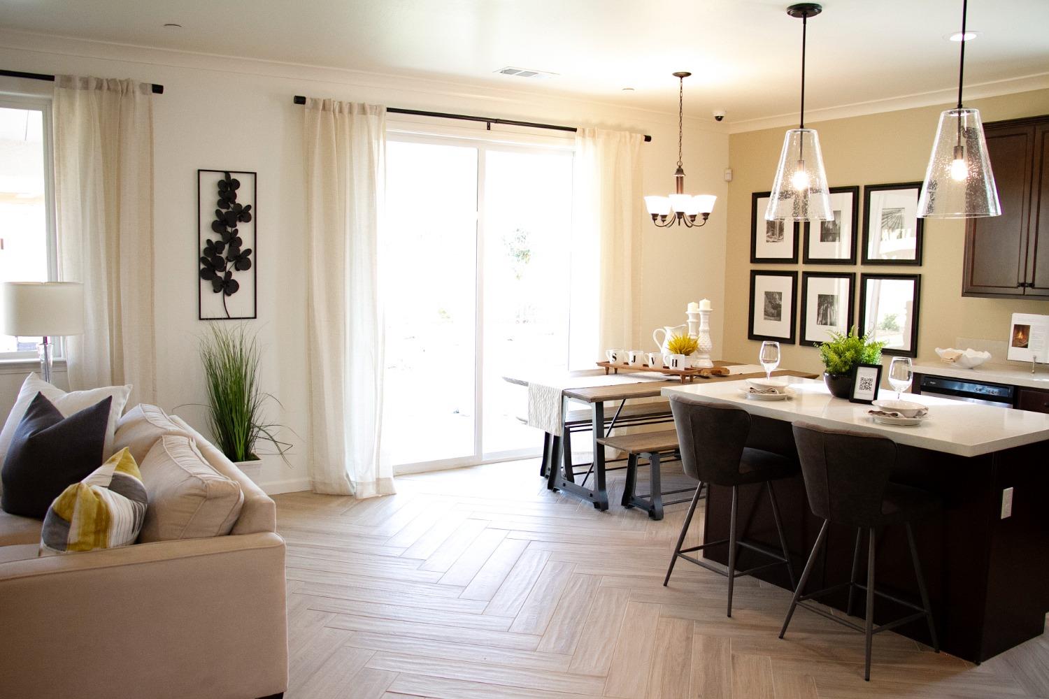 273 Lyon Street Reedley, CA 93654 - Photo 4 of 10 Gallery Image 4
