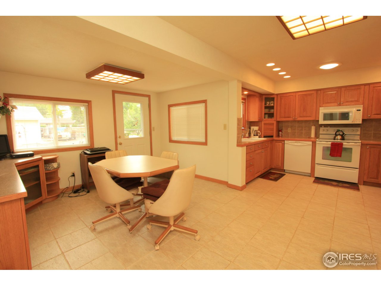 2832 West Prospect Road Fort Collins, CO 80526 - Photo 5 of 22 Eat-in Kitchen