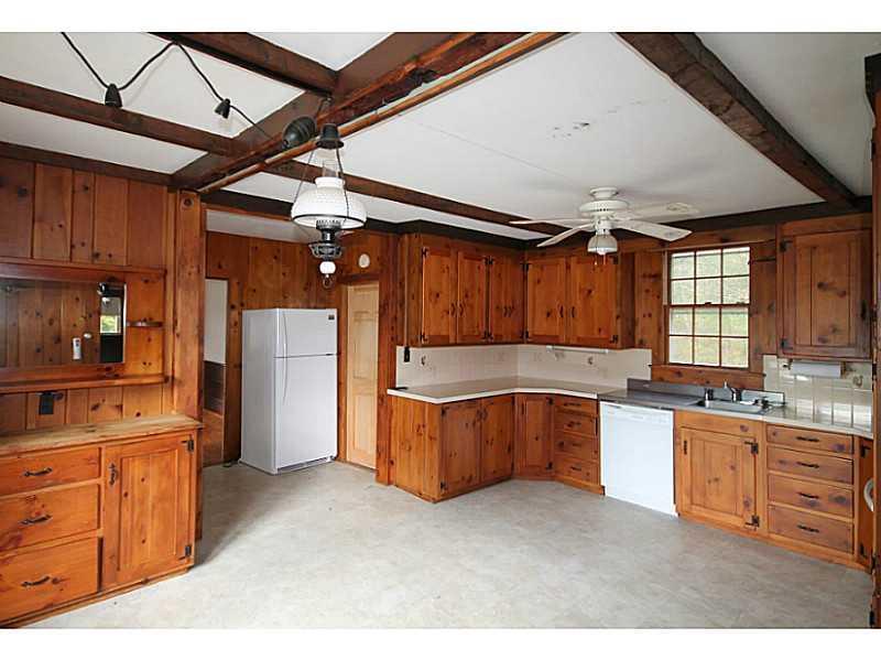 643 Back River Road Boothbay, ME 04537 - Photo 5 of 10 Kitchen.