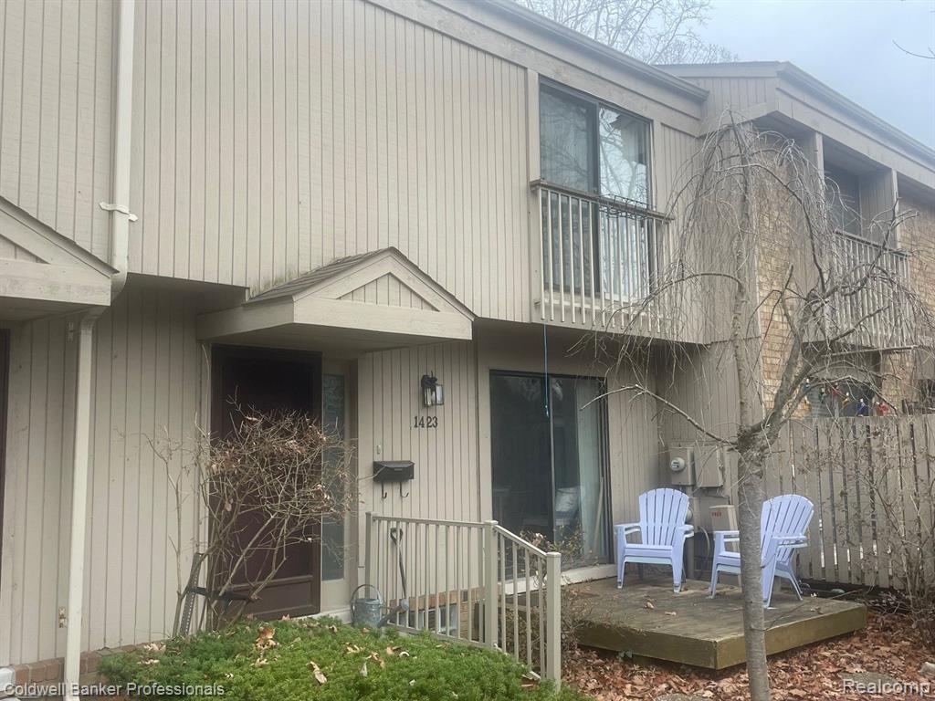 1423 Oakbrook E Drive Rochester, MI 48307 - Photo 1 of 16