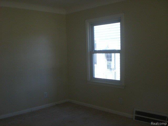 29781 Kelly Road Roseville, MI 48066 - Photo 2 of 7 ke2