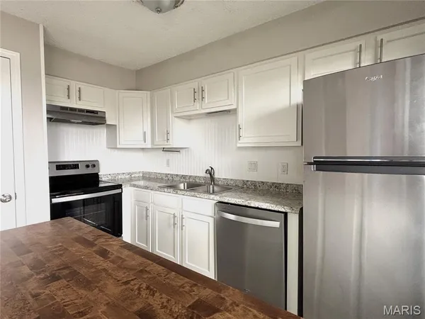 $119,900 | 777 Highland Hill Court, Unit D, St. Peters, MO 63376