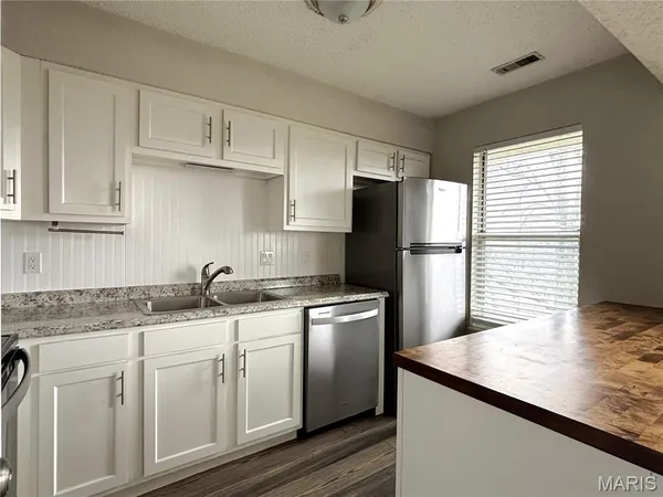 $119,900 | 777 Highland Hill Court, Unit D, St. Peters, MO 63376