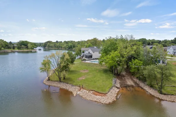 $675,000 | 124 Barefoot Way, Winchester, TN 37398