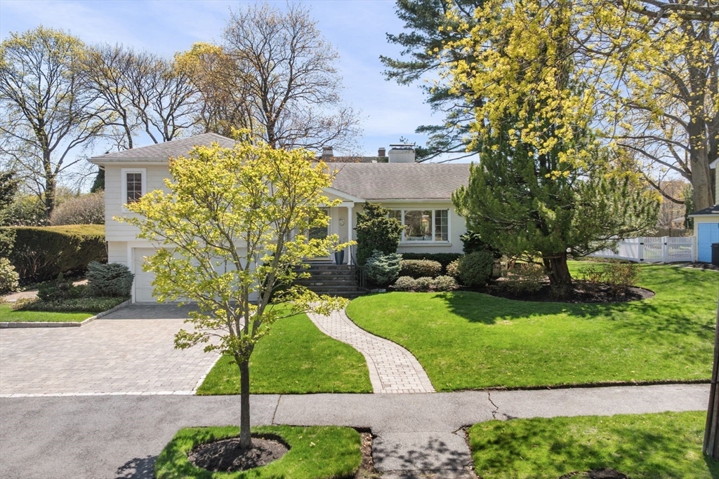 21 Phillips Avenue Swampscott, MA 01907 - Photo 2 of 38