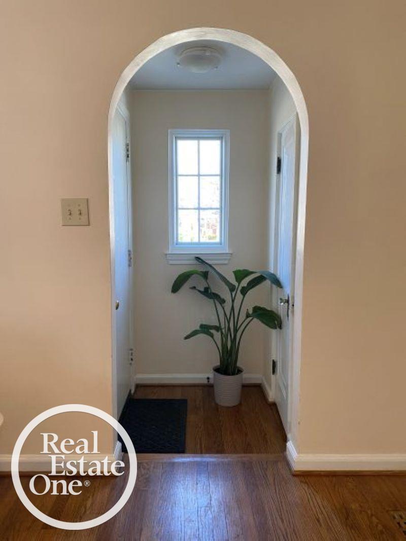 897 Rivard Boulevard Grosse Pointe, MI 48230 - Photo 18 of 42 50212858-5b92afed-de98-489f-abb8-facf37b52d57.JPG