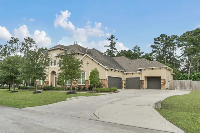 $749,000 | 3403 Wooded Lane, Conroe, TX 77301