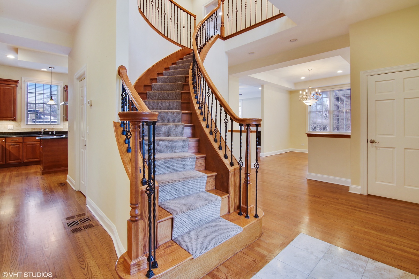 507 Locust Road Wilmette, IL 60091 - Photo 4 of 25