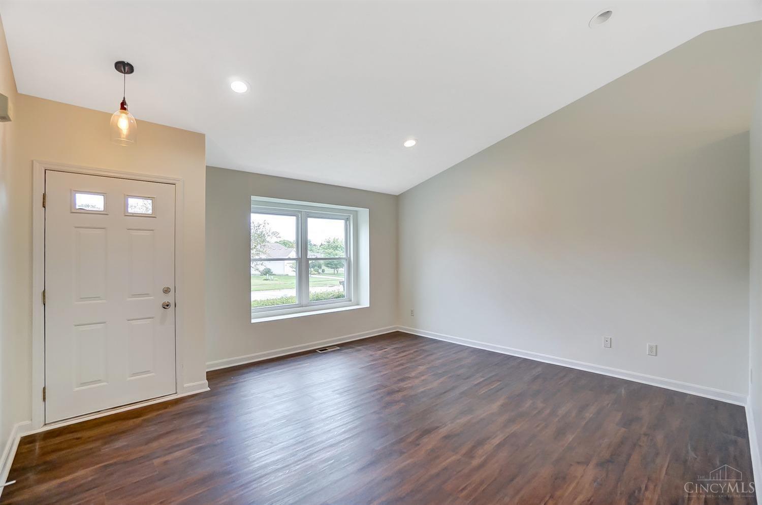3261 Springview Drive Hamilton, OH 45011 - Photo 5 of 40