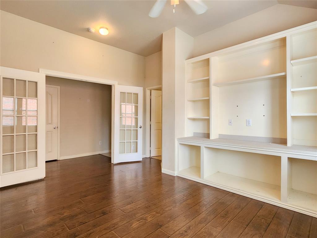 1605 Cardinal Way Aubrey, TX 76227 - Photo 9 of 22