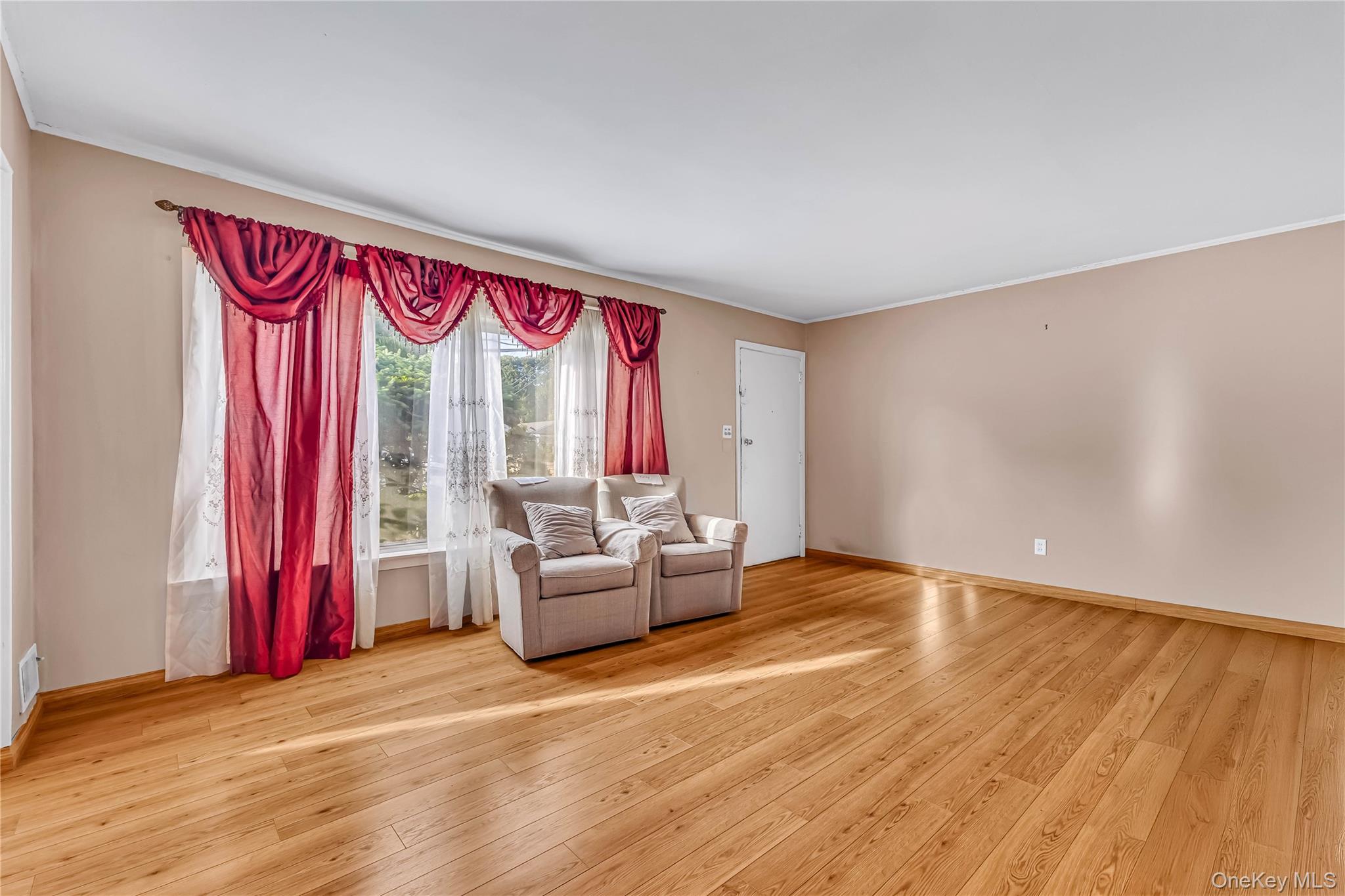 1501 Howell Road Valley Stream, NY 11580 - Photo 26 of 44