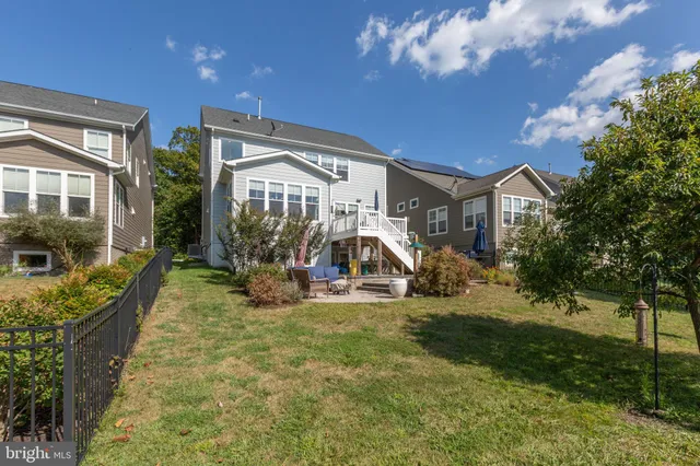 $899,950 | 7116 Lake Drive, Warrenton, VA 20187