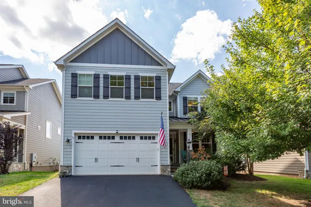 $899,950 | 7116 Lake Drive, Warrenton, VA 20187