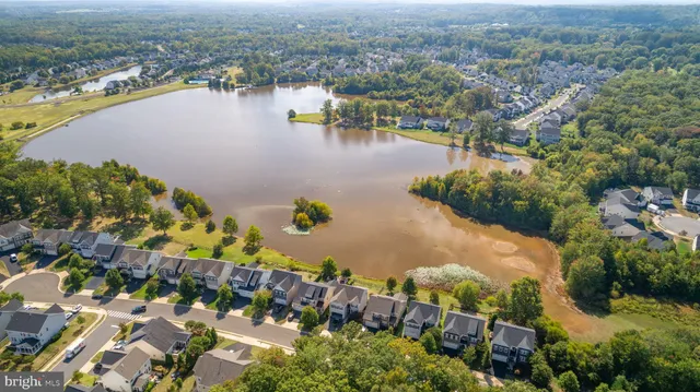 $899,950 | 7116 Lake Drive, Warrenton, VA 20187