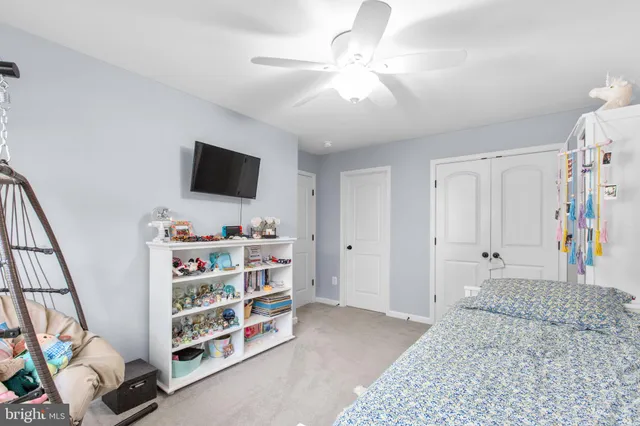 $899,950 | 7116 Lake Drive, Warrenton, VA 20187