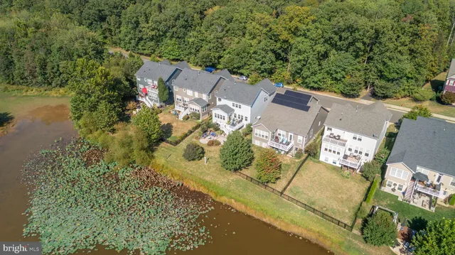 $899,950 | 7116 Lake Drive, Warrenton, VA 20187