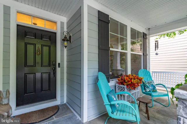 $899,950 | 7116 Lake Drive, Warrenton, VA 20187