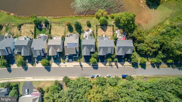 $899,950 | 7116 Lake Drive, Warrenton, VA 20187