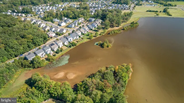 $899,950 | 7116 Lake Drive, Warrenton, VA 20187