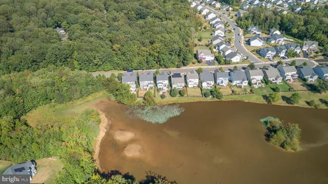 $899,950 | 7116 Lake Drive, Warrenton, VA 20187