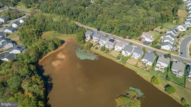 $899,950 | 7116 Lake Drive, Warrenton, VA 20187