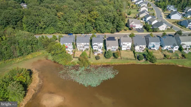 $899,950 | 7116 Lake Drive, Warrenton, VA 20187