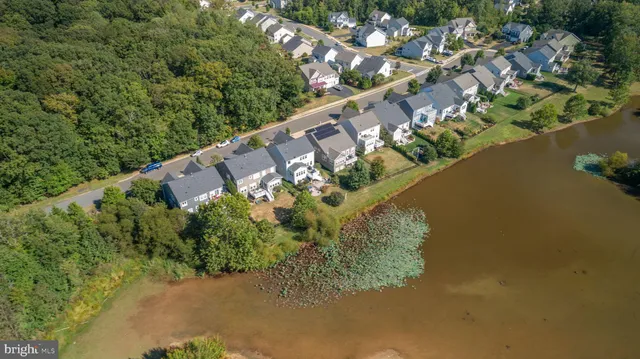 $899,950 | 7116 Lake Drive, Warrenton, VA 20187