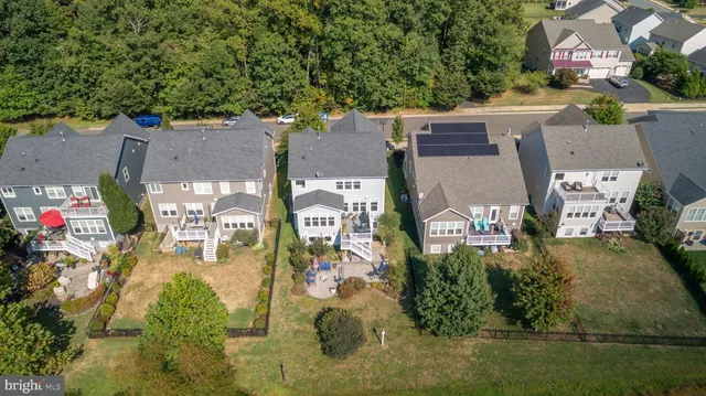 $899,950 | 7116 Lake Drive, Warrenton, VA 20187