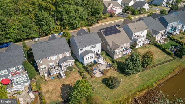 $899,950 | 7116 Lake Drive, Warrenton, VA 20187