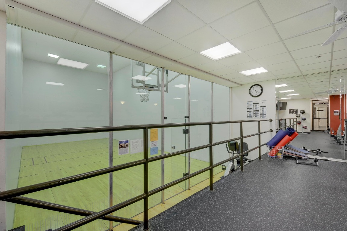 40 North Interstate Highway 35, Unit 3D3 Austin, TX 78701 - Photo 31 of 38 a view of a hallway with workspace
