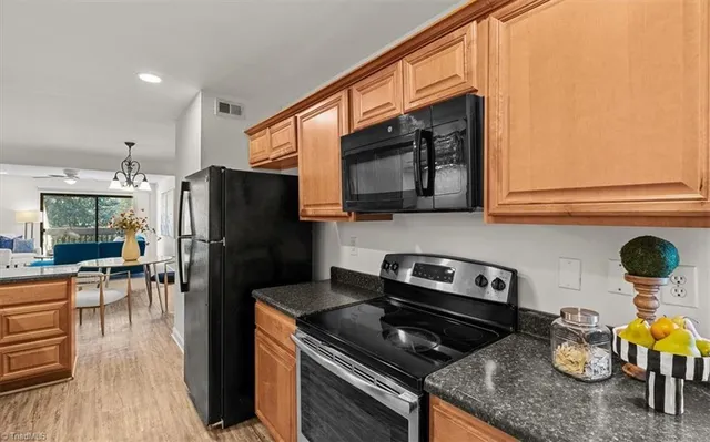 $165,900 | 1518 Benjamin Parkway, Unit C, Greensboro, NC 27408