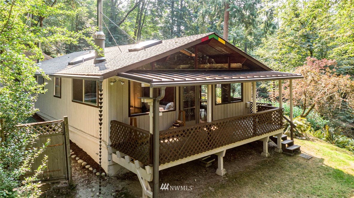 11303 Southwest Cedarhurst Road Vashon, WA 98070 - Photo 2 of 35 Gallery Image 2
