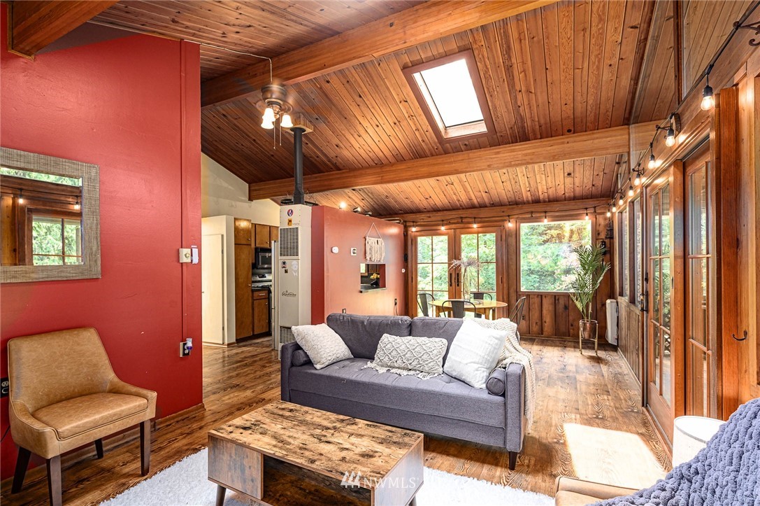 11303 Southwest Cedarhurst Road Vashon, WA 98070 - Photo 13 of 35 Gallery Image 13