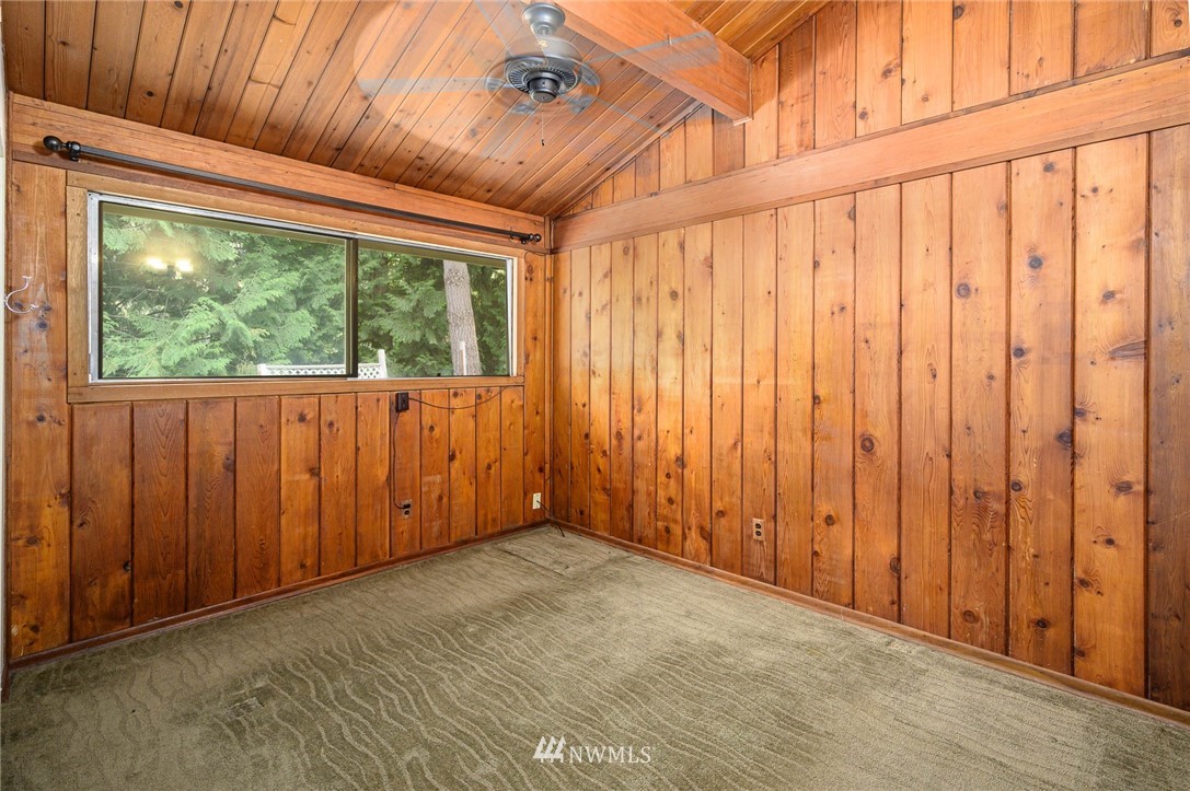 11303 Southwest Cedarhurst Road Vashon, WA 98070 - Photo 18 of 35 Gallery Image 18