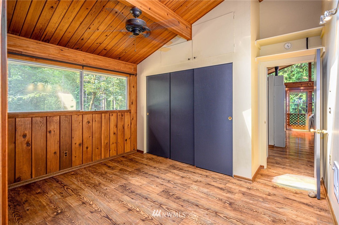 11303 Southwest Cedarhurst Road Vashon, WA 98070 - Photo 20 of 35 Gallery Image 20