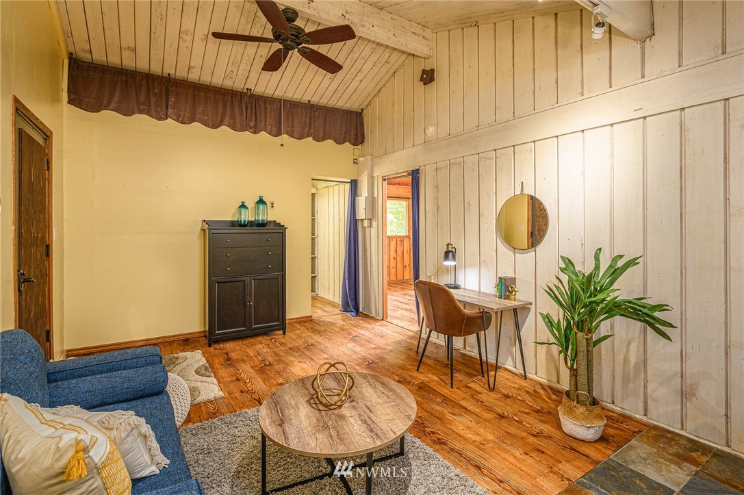 11303 Southwest Cedarhurst Road Vashon, WA 98070 - Photo 23 of 35 Gallery Image 23