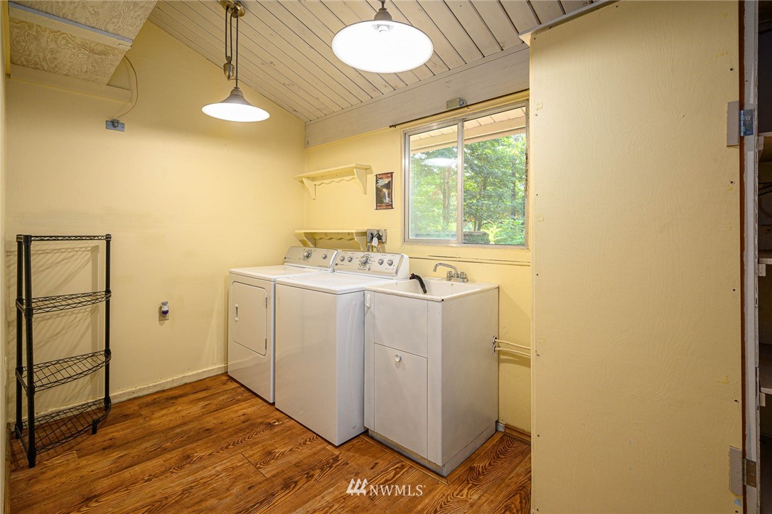 11303 Southwest Cedarhurst Road Vashon, WA 98070 - Photo 24 of 35 Gallery Image 24