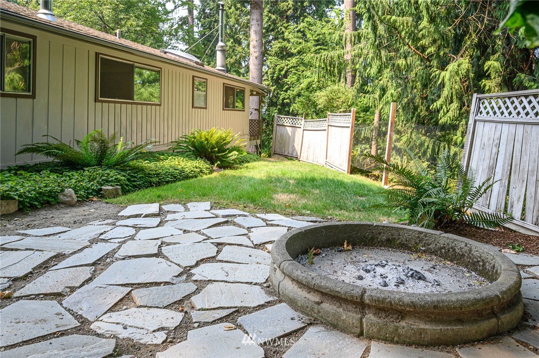 11303 Southwest Cedarhurst Road Vashon, WA 98070 - Photo 30 of 35 Gallery Image 30