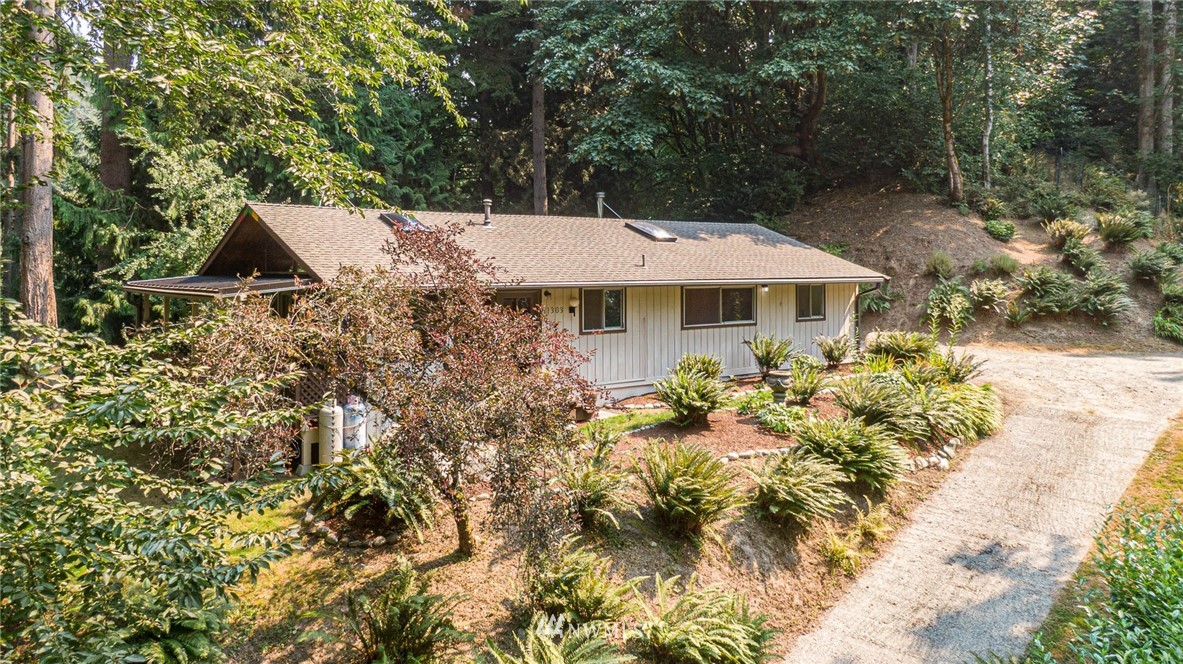 11303 Southwest Cedarhurst Road Vashon, WA 98070 - Photo 5 of 35 Gallery Image 5
